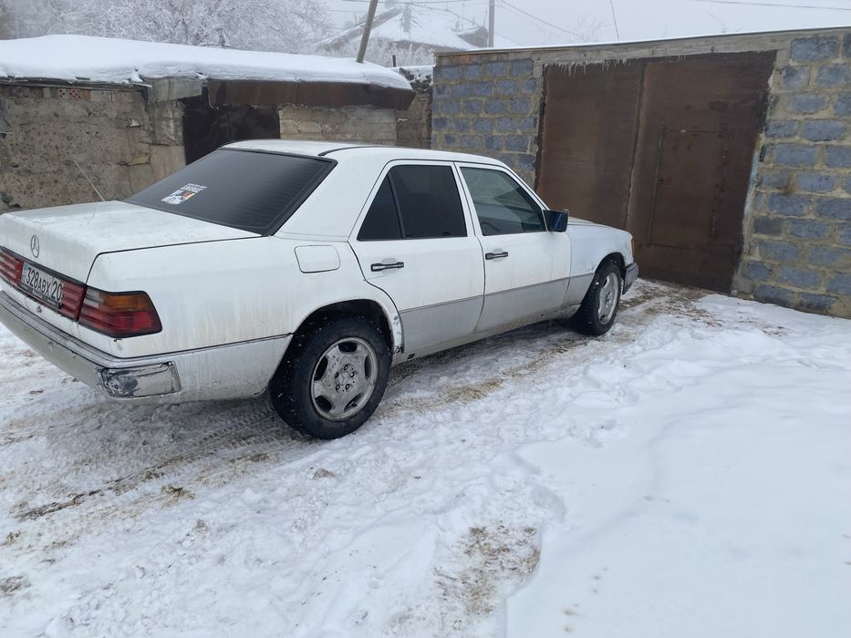 Мерседес 124 м103 3.0