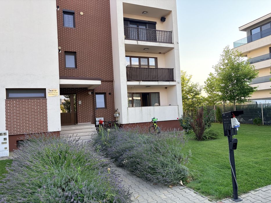 Inchiriere apartament 3 camere + boxa demisol + loc parcare cu statie de incarcare electrica, Cartier Magnolia Village Paulesti