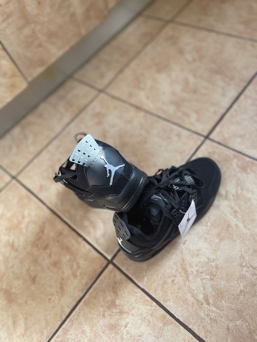 Vând Jordan 4 Black Cat