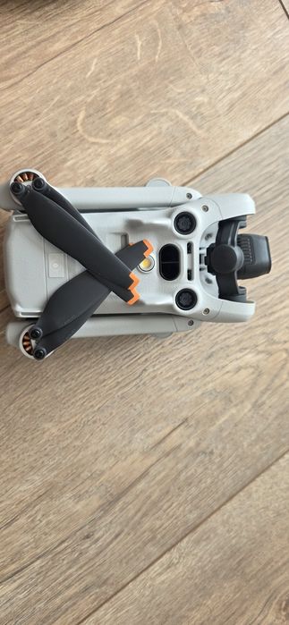 Дрон DJI Mini 4 Pro Fly More пълен комплект