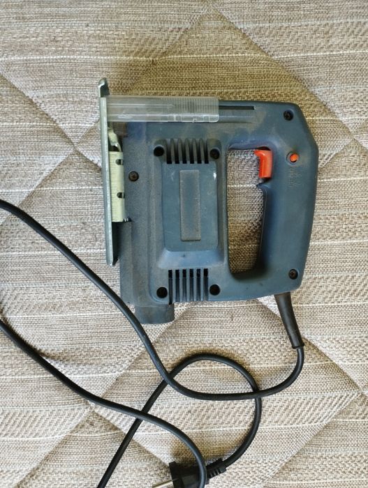 Электролобзик и перфоратор