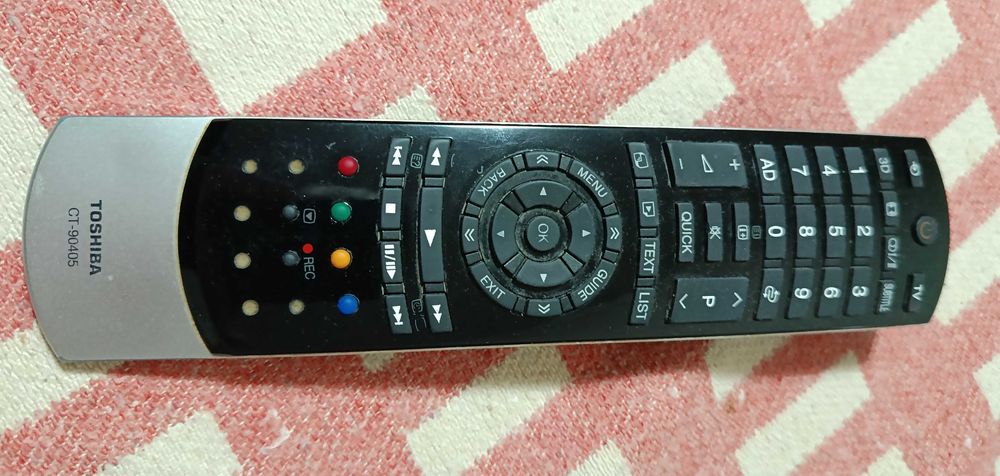 Телевизор Toshiba 40" 3D неисправный