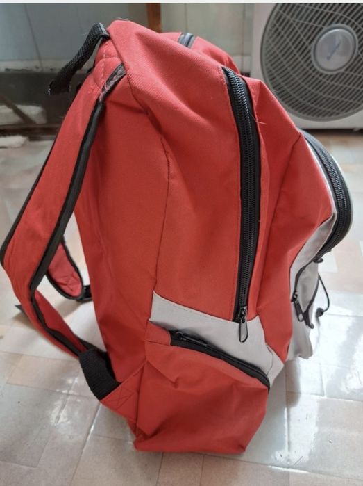 Цитрос преса ,чиния за пица,графа  с 4 чаши ,раница и декорация  за