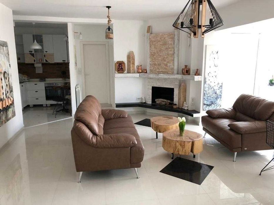 Дава се под наем Тристаен апартамент в Бургас, Център - 86 кв.м за 270.3 € - Снимка #1