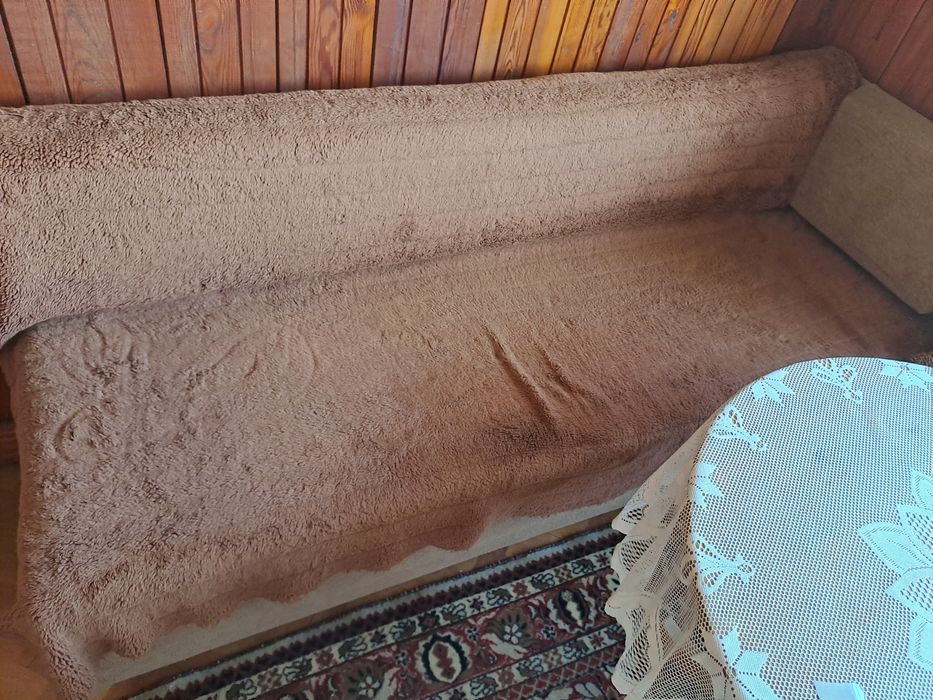 Кухненски ъглов диван плюс маса