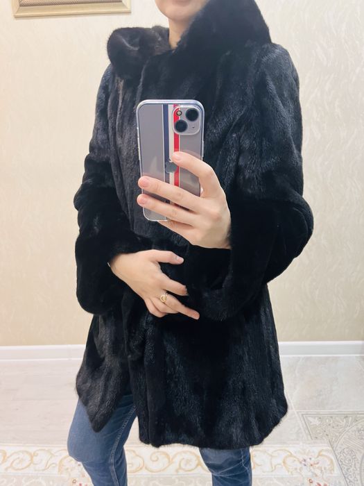 Норковая шуба черная с капюшоном