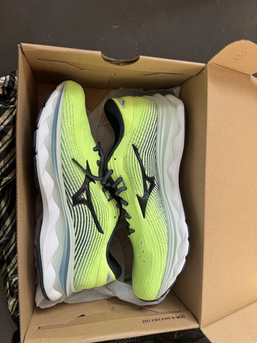 Маратонки Mizuno 42,5