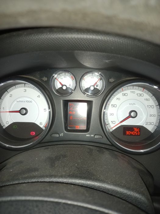 Vindem Peugeot 308 sw Panoramic dublu climatronic 300 mii kilometri