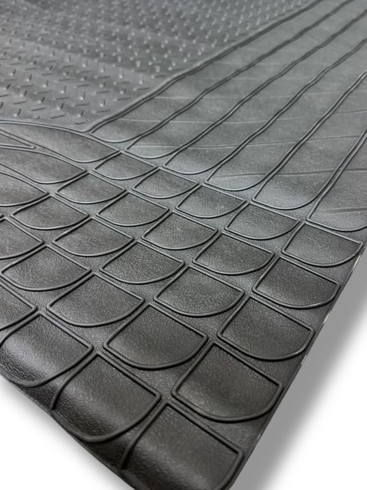 Резиновые полики в багажник универсальный