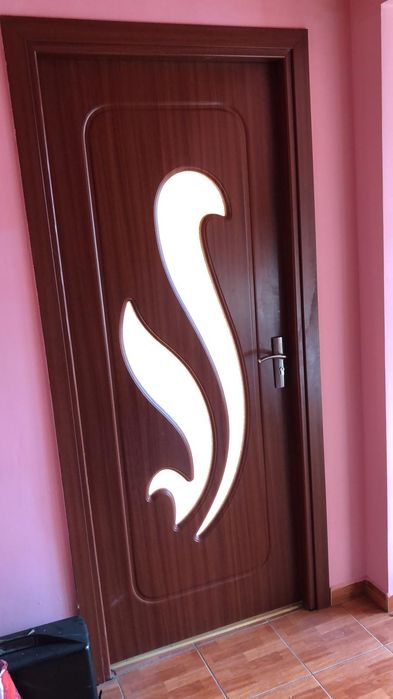3 usi de interior in stare foarte bunaa