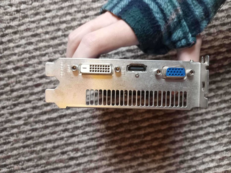 Placa Video AMD Radeon HD 5770 2GB GDDR3