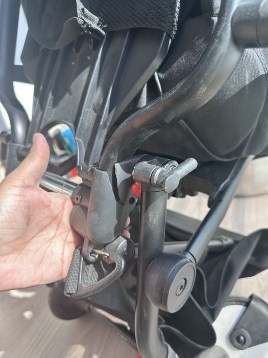 Коляска не рабочая bbyuyu