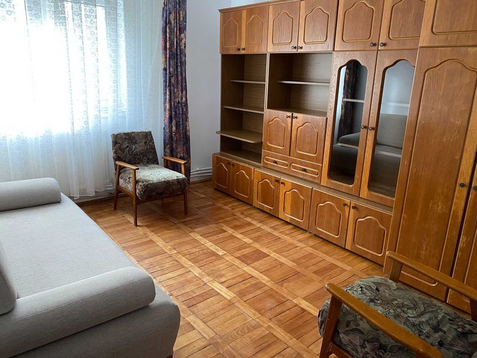 dau in chirie apartament 3 camere decomandat