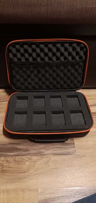 Луксозен куфар за 8 часовника