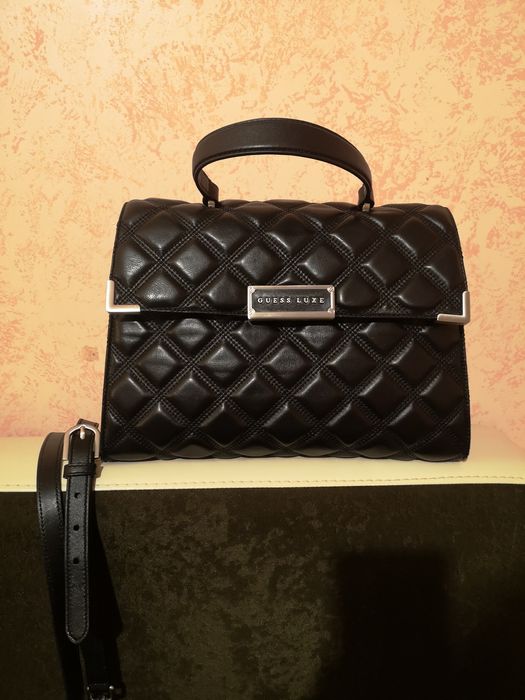 Дамска чанта Guess