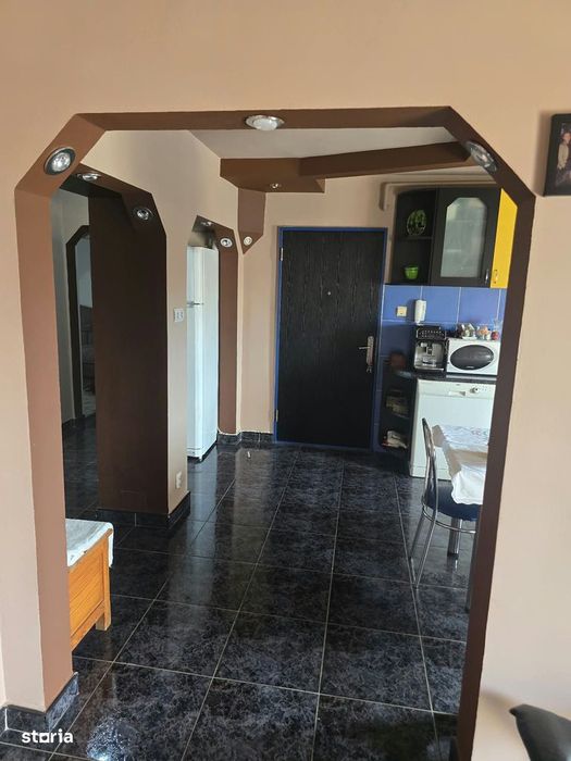 Apartament 4 camere, etaj 3/4, Micro 16