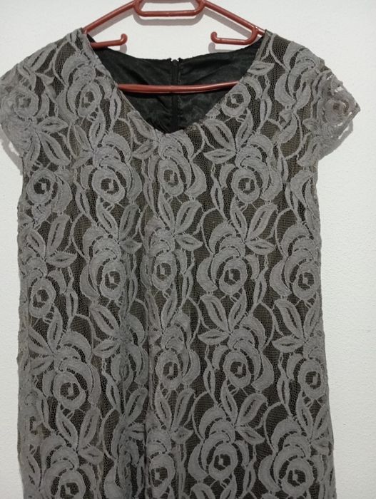 Rochie gri cu broderie