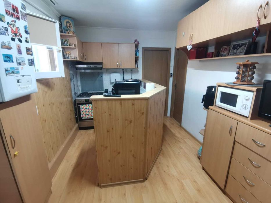 Vanzare apartament 3 camere