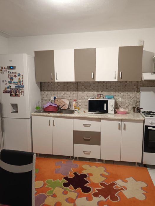 Casa golesti 5 camere plus bucatarie si 2 bai