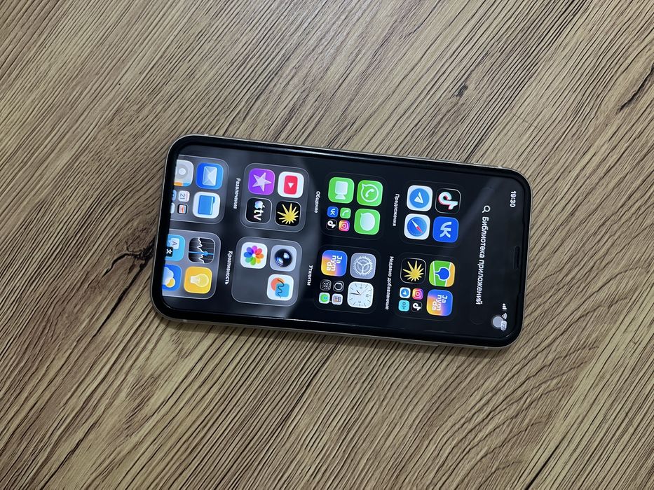 Обменяю  айфон 11 на 128 гб