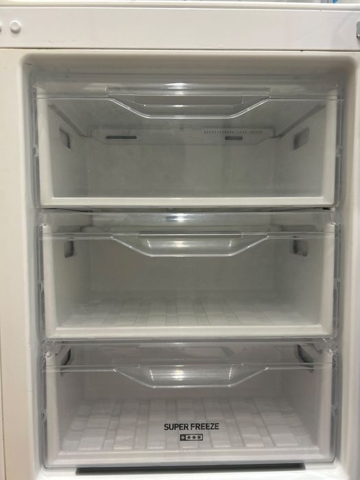 Холодиньник INDESIT