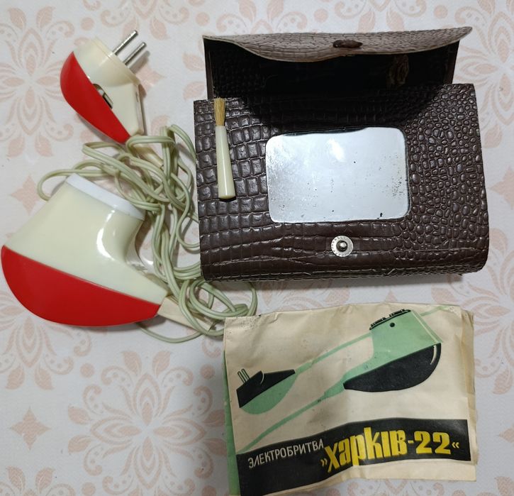 Продается винтажная электробритва,,харковь 22,,