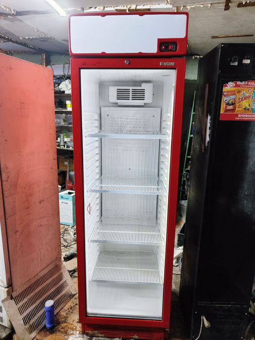 Продам витринный холодильники