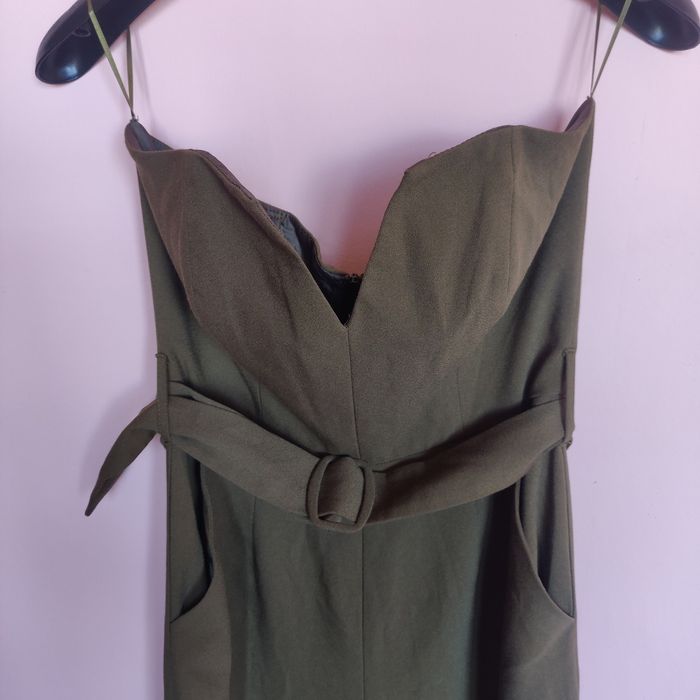 Продавам елегантен гащеризон asos