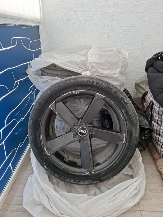 Продам диски с летними шинами R18