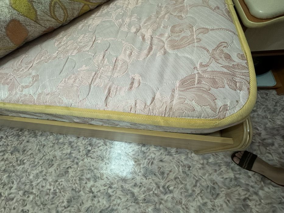 Продам односпальную кровать