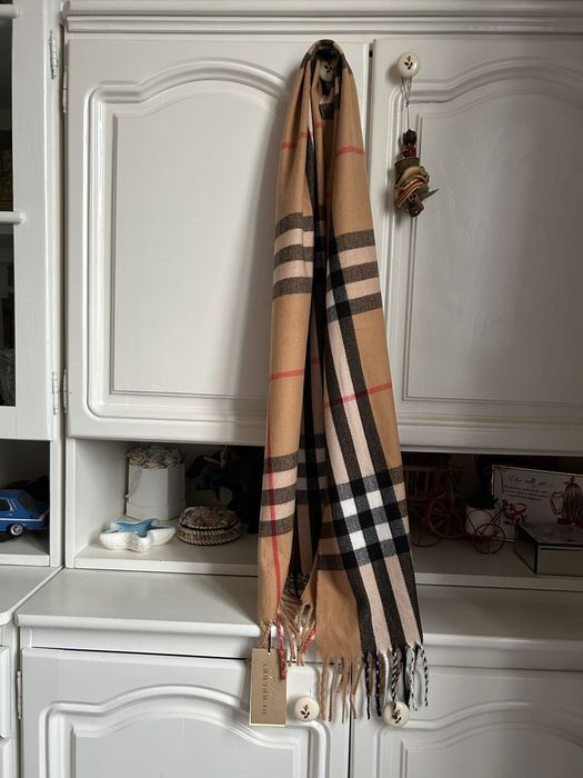 Fular Burberry- maro/ nou, cu eticheta