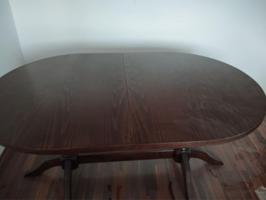 Трапезна маса