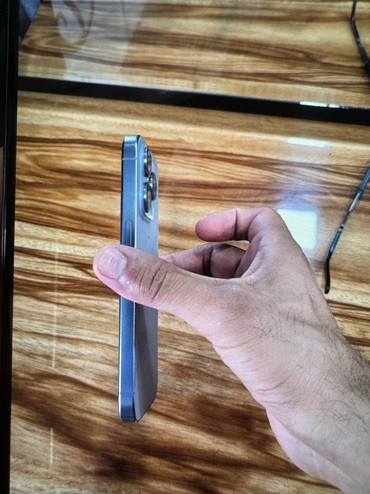 Iphone15pro 128 xotira 87 yomks