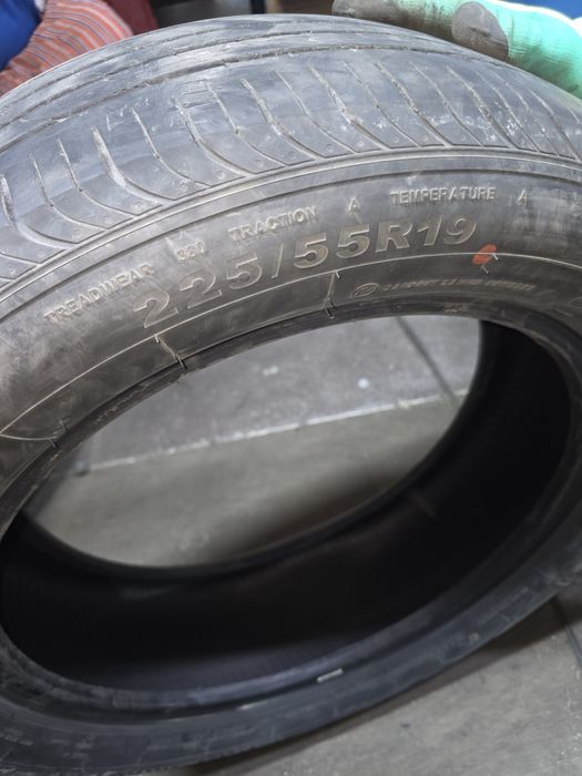 Продам шины б/у  225/55/19