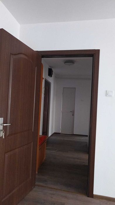 Proprietar inchiriez apartament 2 camere zona centrala Petrodava