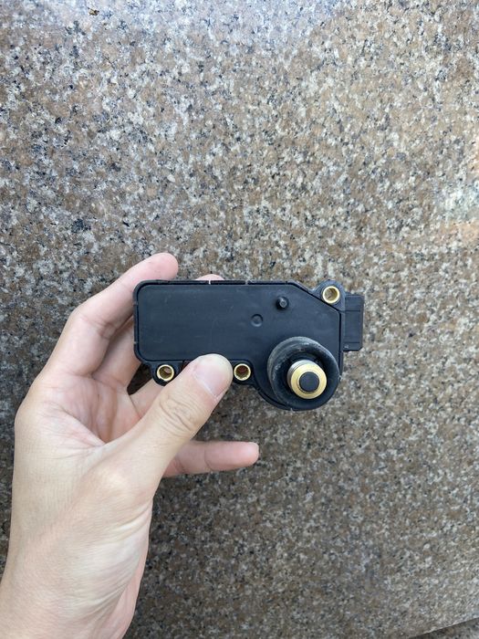 Датчик холостого хода(машинка) на Гольф 3