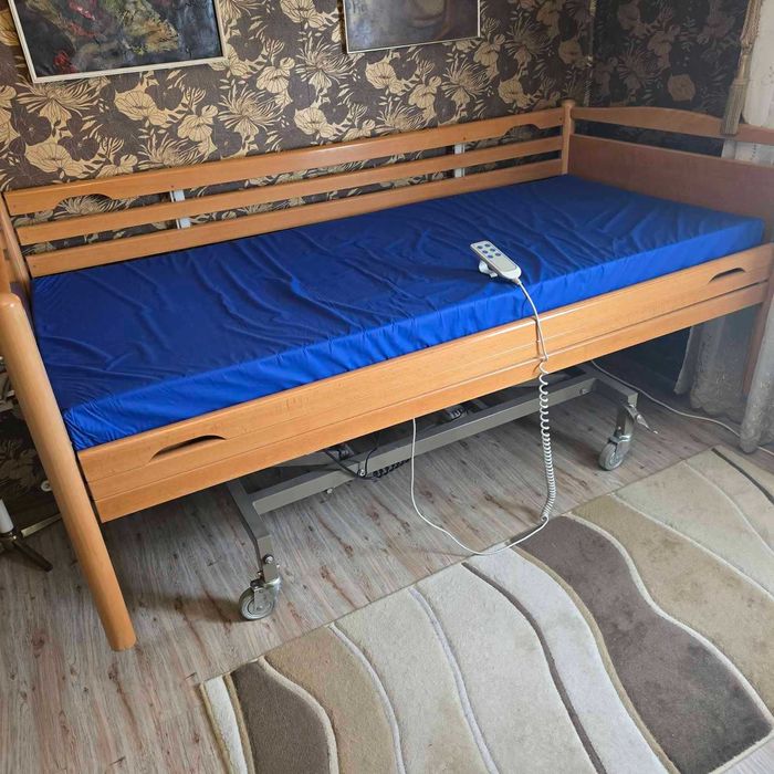електрическо болнично легло
