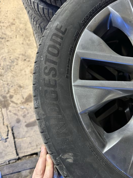 235/55R19 Bridgistoune