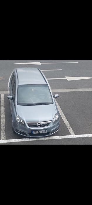 Opel Zafira B an 2005