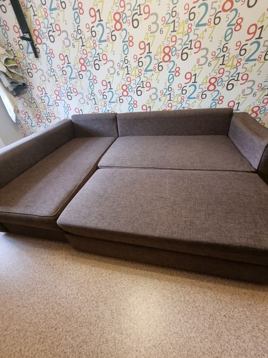 Продам диван IKEA. В отличном состоянии.