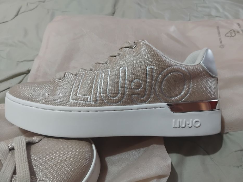 Нови сникърси liu jo