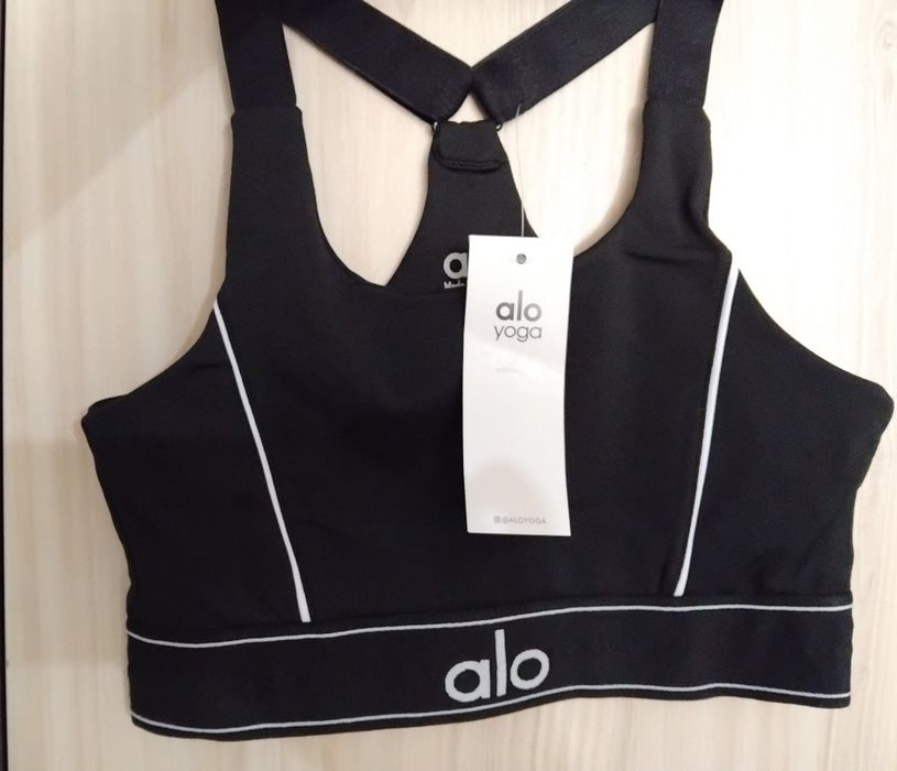 НАМАЛЕН Дамски оформящ екип Alo Yoga КЪС и ДЪЛЪГ КЛИН
Размер