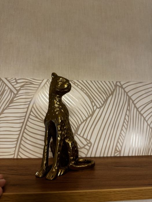 Леопард золотой статуэтка