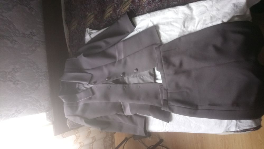 Дамски костюм...