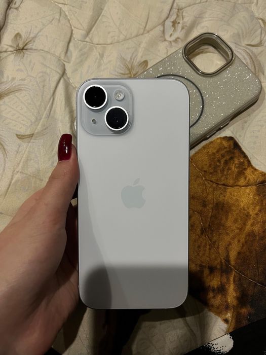 айфон 15 голубой