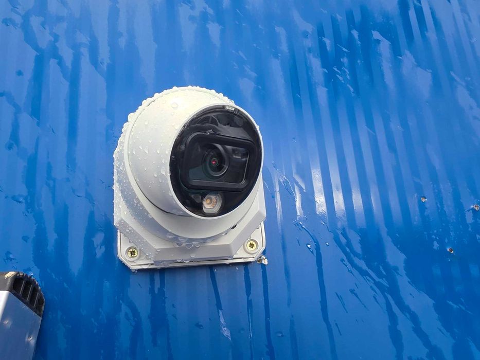 Монтаж и настройка на системи за видеонаблюдение и алармени системи.