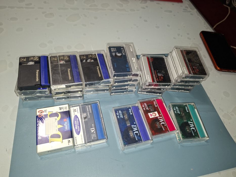Lot casete video miniDV, include casetă Sony pt. curățare cap  redare