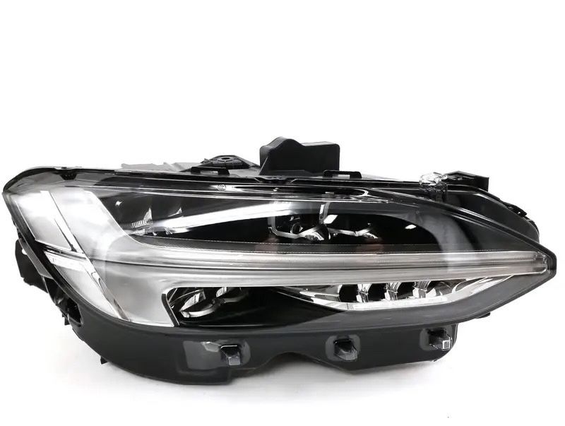 Volvo S90 фарове