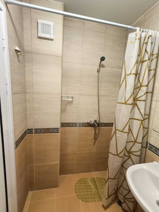 Дава се под наем Едностаен апартамент в Варна, Автогара - 48 кв.м за 330 € - Снимка #2