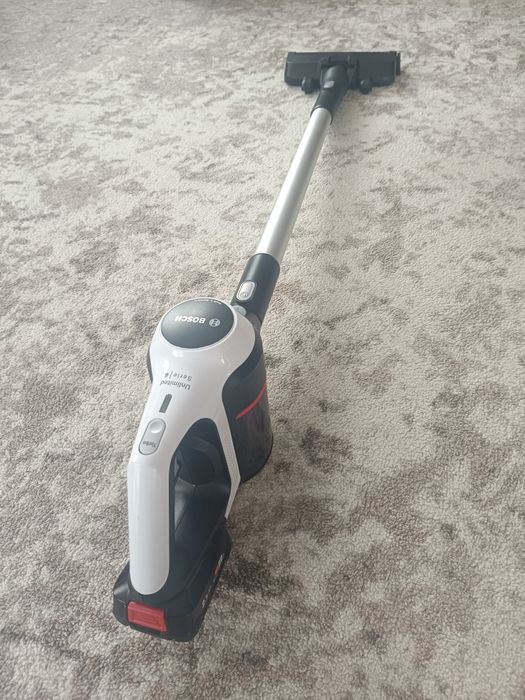 Vând aspirator vertical Bosch!!!